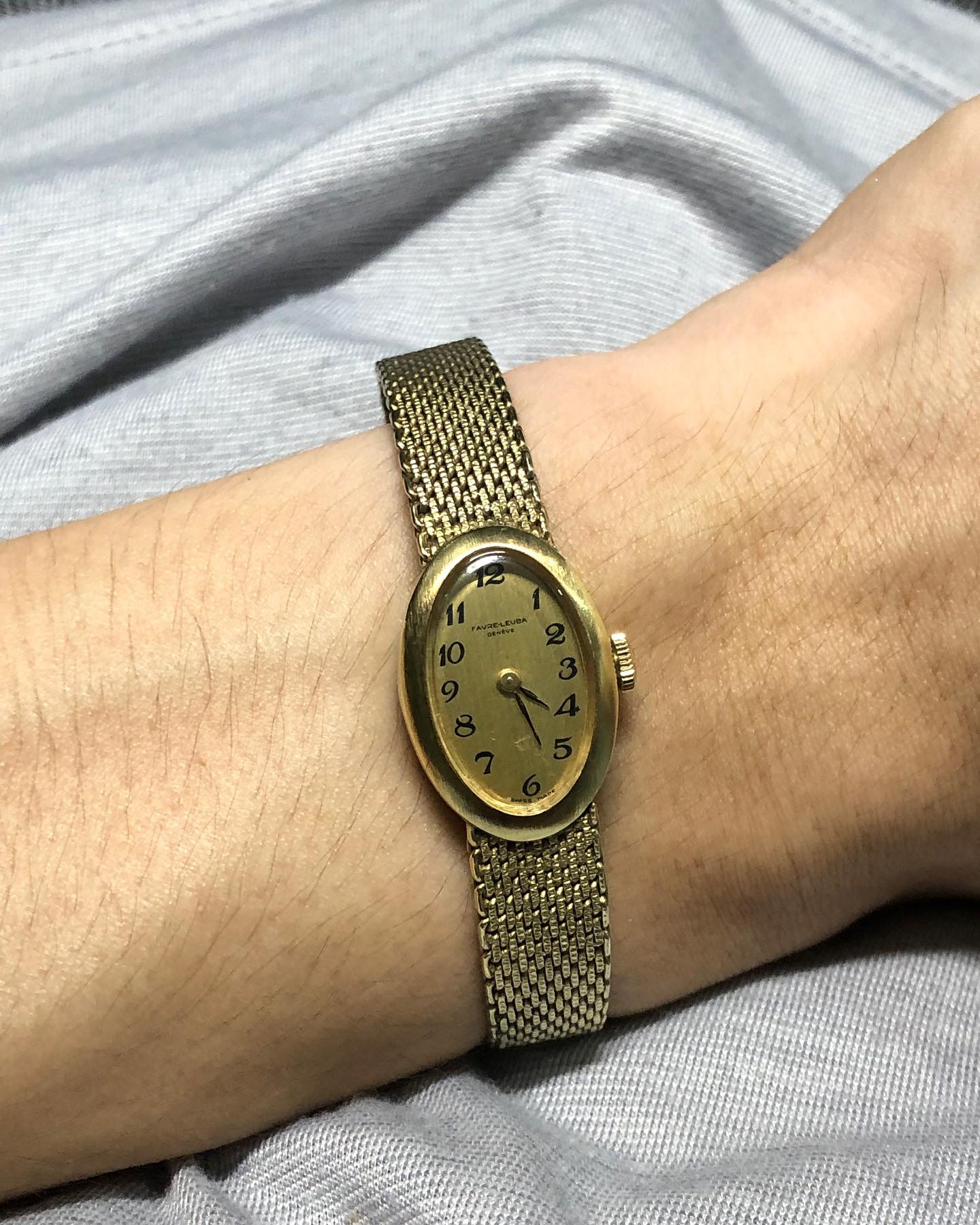Favre Leuba Baignoire worn on the wrist in the Shapes introduction